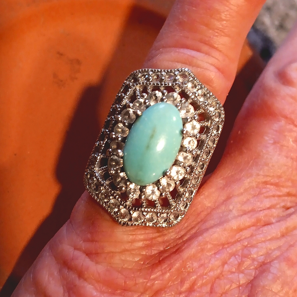 STERLING SILVER GREEN STONE RING